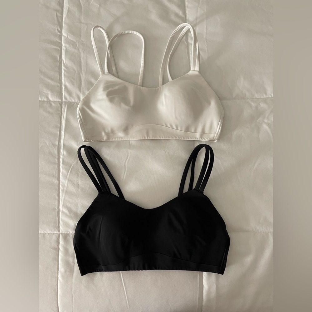 2 LIKE NEW LULULEMON LIKE A CLOUD BRAS SIZE 6